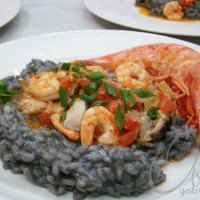 Risoto Negro de Camarões e Cogumelos
