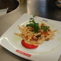 Strozzapreti alla Puttanesca