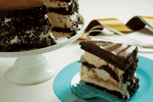 MP Tortas - Torta gelada Prestigio (bolo de cacau belga, recheio de sorvete de coco e cobertura de brigadeiro noir) 05 baixa