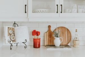 6 truques usados ​​para fazer uma pequena cozinha parecer maior