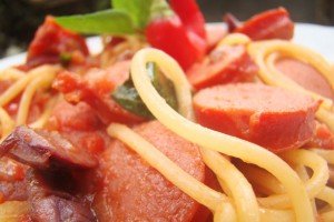 Spaghetti com Salsicha – Um prato para a Carol