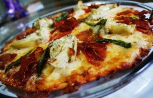 Pizza de Mini Alcachofras e Presunto Parma