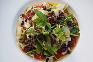 Salada de Bacalhau com Alho Negro