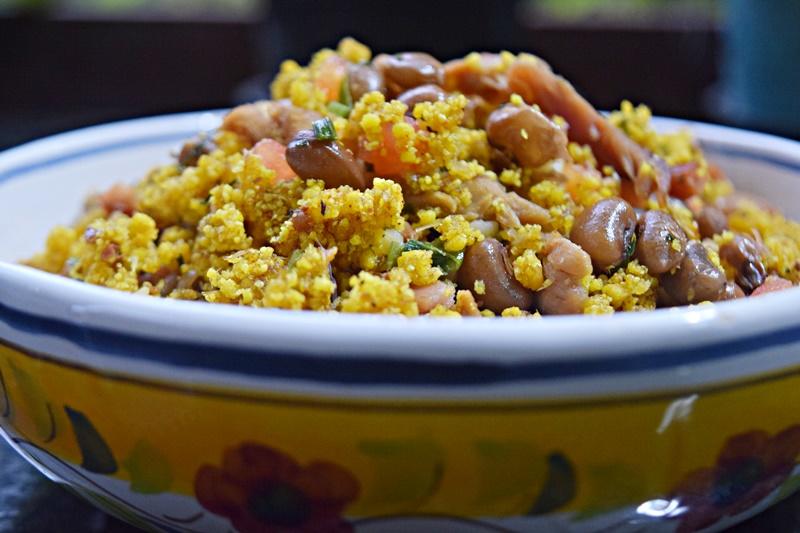 Farofa de Feijão-de-Corda com Pernil de Porco | Oba Gastronomia